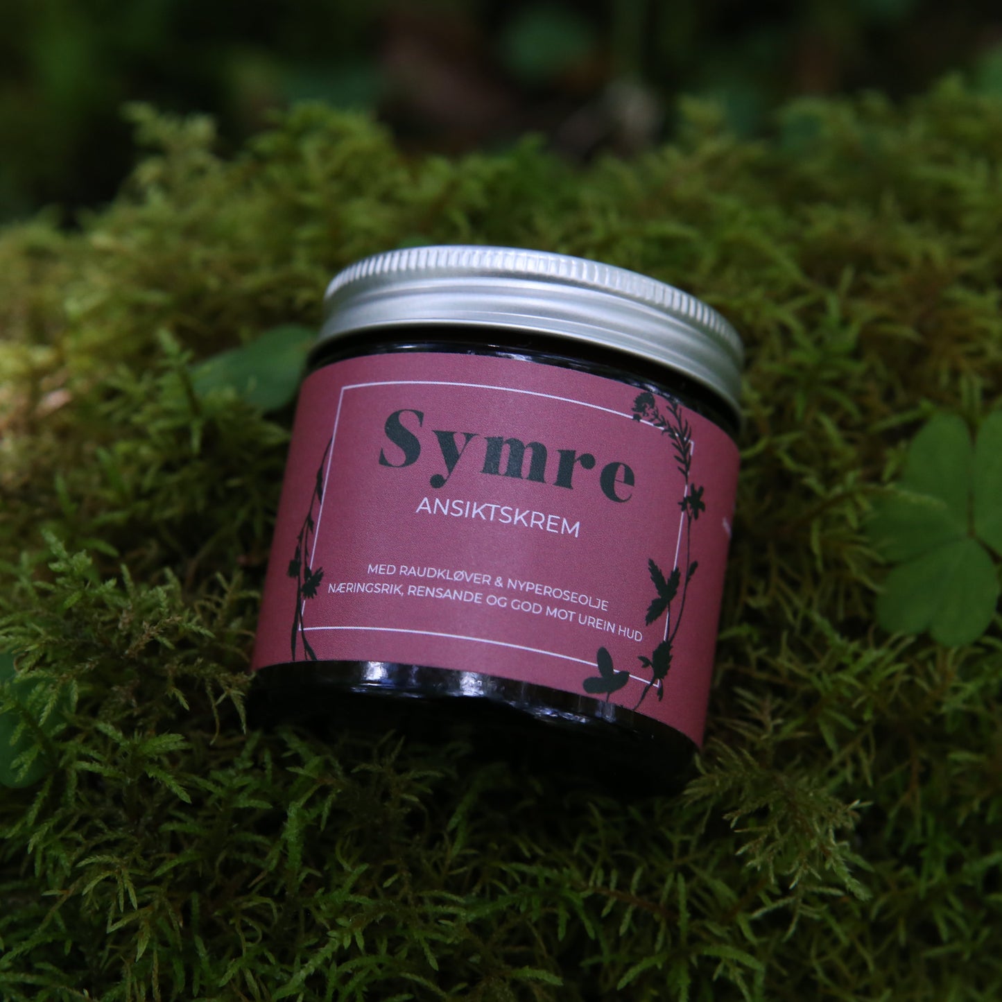 Ansiktskrem med raudkløver, nyperoseolje og rosegeranium